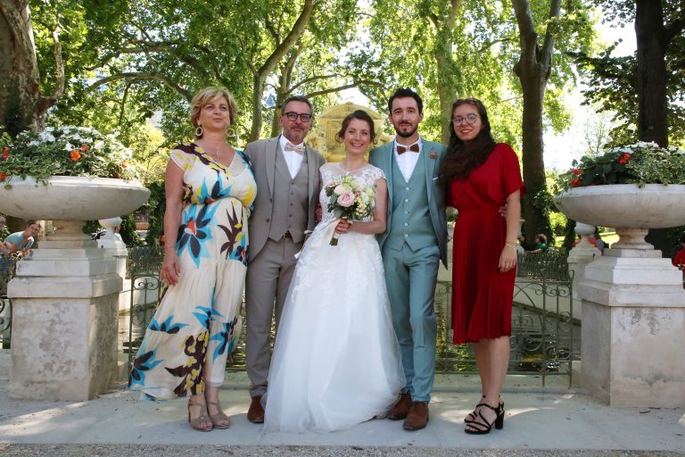 photo de groupe mariage, famille, amis, proches